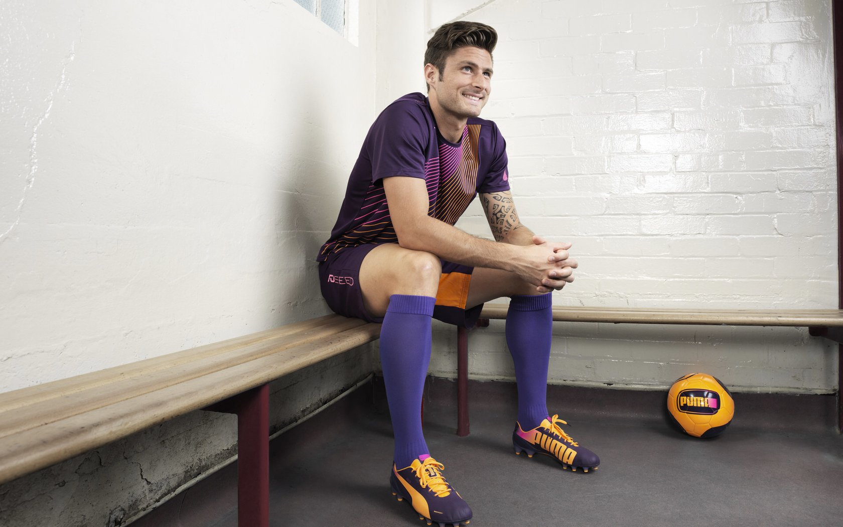 绿茵场上的双重奏，卢卡库数据全面爆炸，伊拉克打穿玻利维亚的战术启示